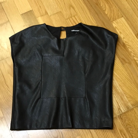 NWT Valerie Dumaine Black Faux Leather Top szS - Picture 2 of 4